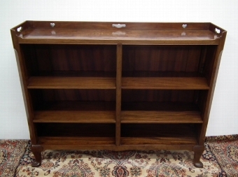 Whytock & Reid Exhibition Quality Mahogany Bookcase