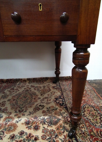 Antique Late Victorian Mahogany Desk/Library Table