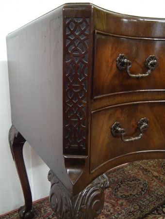 Antique Georgian Style Mahogany Serpentine Lowboy/Dressing Table