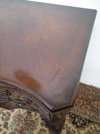 Antique Georgian Style Mahogany Serpentine Lowboy/Dressing Table