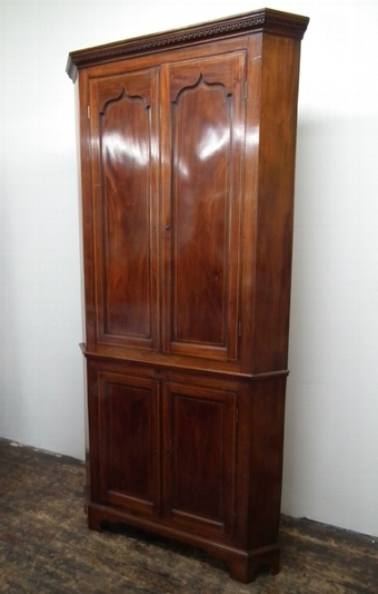 George III Mahogany Inlaid Corner Cupboard