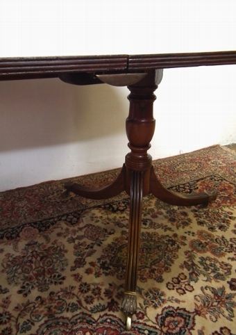 Antique Georgian Style Solid Mahogany Pedestal Dining Table