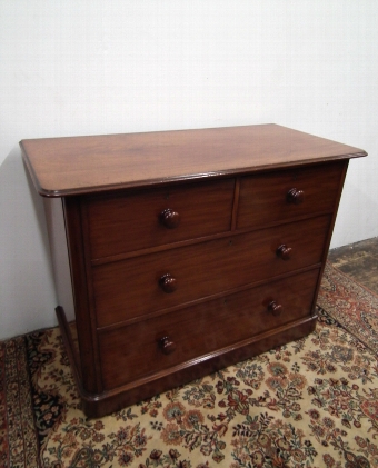 Neat Sized Victorian Mahogany Chest of Drawers