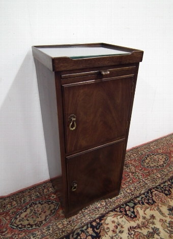 Whytock & Reid Mahogany Bedside Cabinet