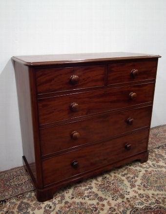 Victorian Mahogany Chest of Drawers