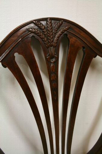 Antique Pair of Hepplewhite Style Mahogany Dining Chairs