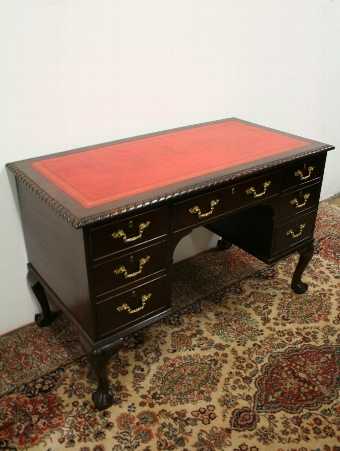 Chippendale Style Kneehole Desk
