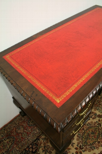 Antique Chippendale Style Kneehole Desk