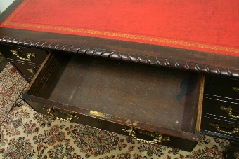 Antique Chippendale Style Kneehole Desk
