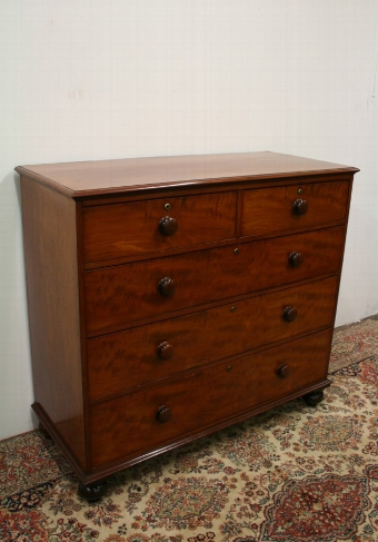 Early Victorian Mahogany Chest of Drawers