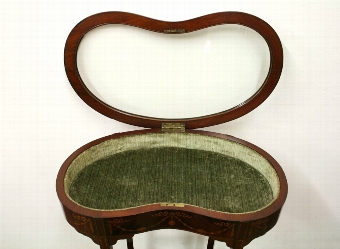 Antique Late Victorian Kidney Shaped Bijouterie Table