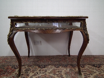 Victorian Rosewood Bijouterie Table