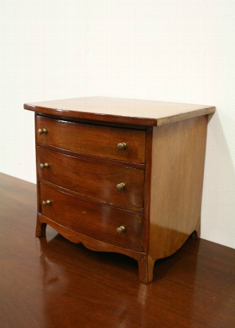 Apprentice Chest of Drawers/Jewellery Cabinet