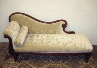 Mid Victorian Carved Mahogany Chaise Longue