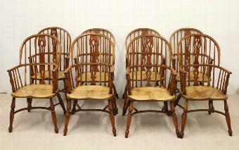 Set of 8 Windsor Chairs