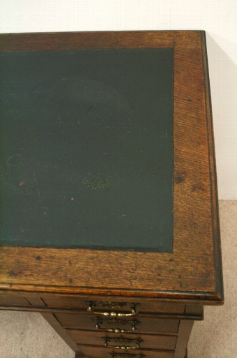 Antique Late Victorian Oak Kneehole Desk