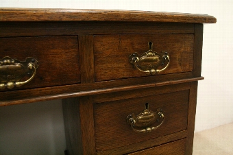 Antique Late Victorian Oak Kneehole Desk