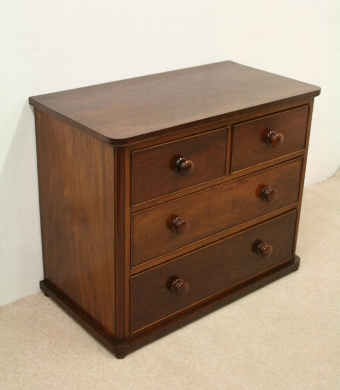 Victorian Neat Sized Mahogany chest of Drawers