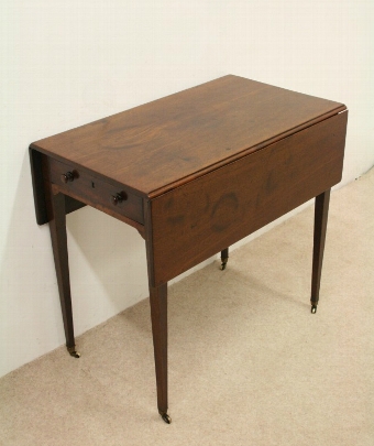 George III Neat Sized Mahogany Pembroke Table