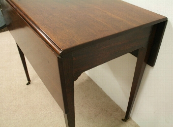 Antique George III Neat Sized Mahogany Pembroke Table