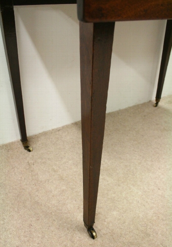 Antique George III Neat Sized Mahogany Pembroke Table