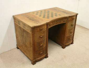 Whytock & Reid Mahogany and Walnut Pedestal Desk