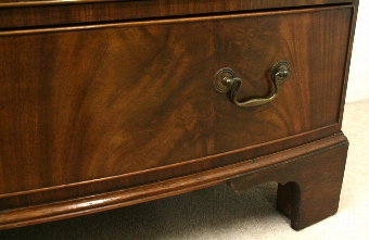 Antique George III Style Mahogany Bow Fronted Chest of Drawers