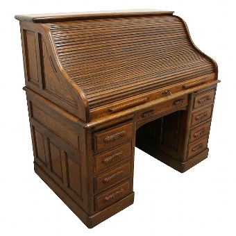 Antique American Oak Roll Top Desk/Bureau