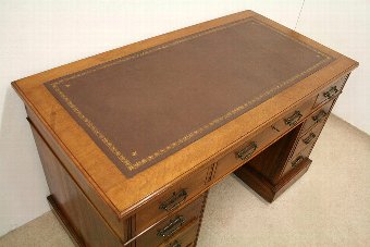 Antique Late Victorian Walnut Desk