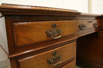 Antique Late Victorian Walnut Pedestal Desk