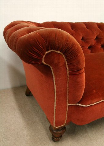 Antique Classic Victorian Chesterfield Sofa