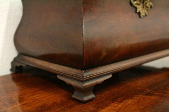 Antique Georgian Mahogany Tea Caddy