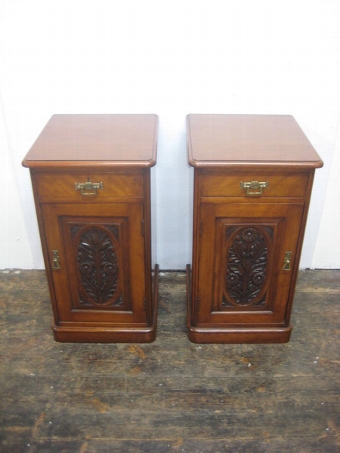 Antique Pair of Late Victorian Mahogany Bedside Cabinets