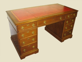 Late Victorian Oak Pedestal Desk