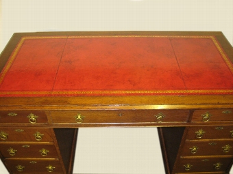 Antique Late Victorian Oak Pedestal Desk