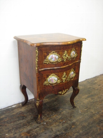 French Burr Walnut Serpentine Commode