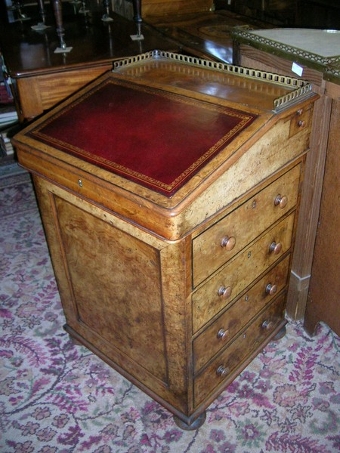 Early Victorian Burr Elm Davenport 