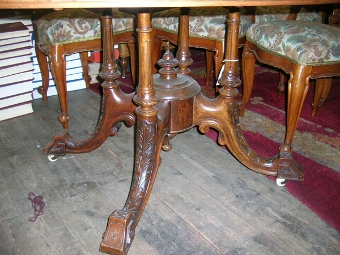 Antique Victorian Walnut Oval Table