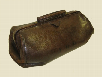 Victorian Leather Gladstone Bag