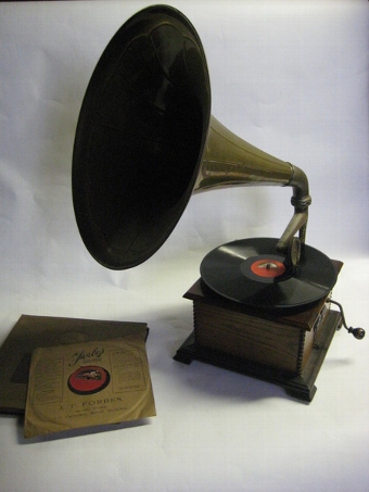 Edinburgh Model Working Gramophone