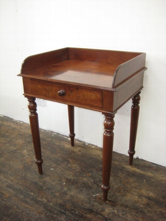 William IV Neat Sized Washstand/Side Table
