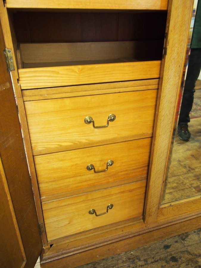 Antique Oak Wardrobe by James Shoolbred and Co | ANTIQUES.CO.UK