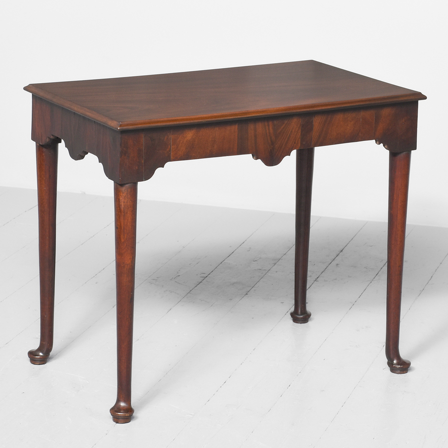 Antique George II Mahogany Free-Standing Occasional Table