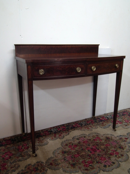 Sheraton Style Bow Fronted Side Table