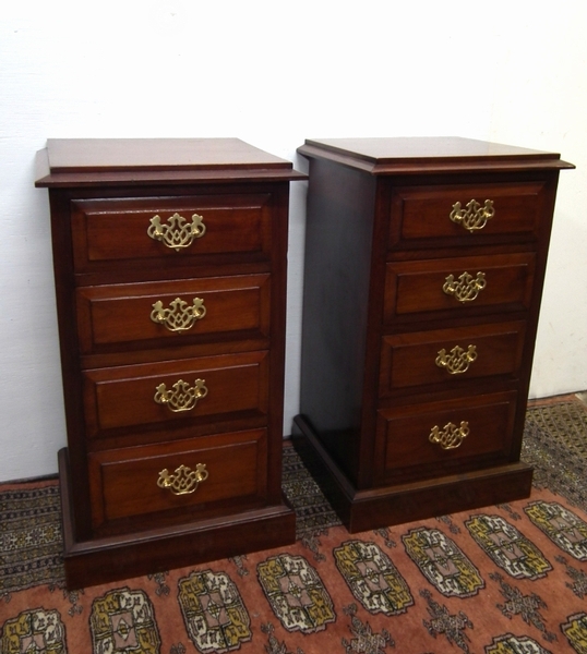 Antique Pair of Victorian Mahogany Bedside 1 ANTIQUES.CO.UK