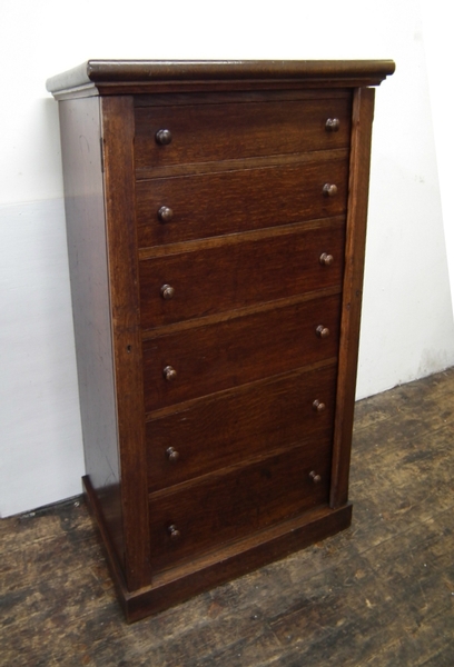 Scottish Oak Wellington Chest