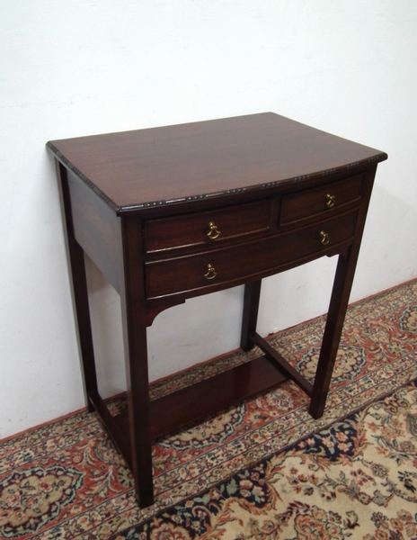 Mahogany Bow Fronted Side Table