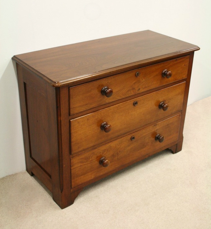 French Victorian Walnut Chest of Drawers