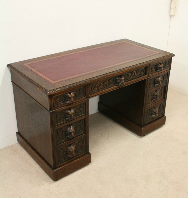 Victorian Carved Oak Kneehole Desk