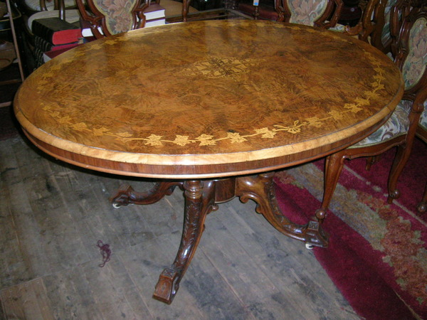 Victorian Walnut Oval Table
